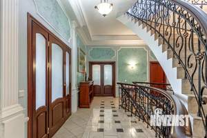 Дом 528м², 3-этажный, участок 17 сот.