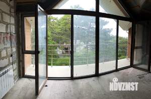 Таунхаус 200м², 4-этажный, участок 2 сот.