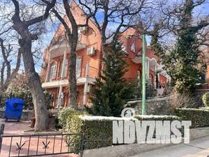 Дом 384м², 3-этажный, участок 14 сот.