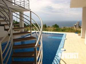 Дом 440м², 3-этажный, участок 6 сот.