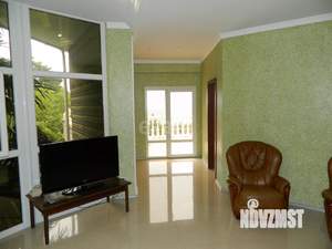 Дом 228м², 3-этажный, участок 3 сот.