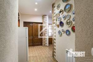 Дом 210м², 3-этажный, участок 6 сот.