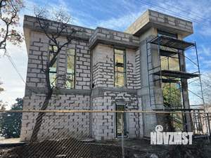 Дом 220м², 3-этажный, участок 3 сот.