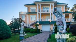 Дом 675м², 2-этажный, участок 25 сот.