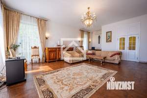 Дом 534м², 3-этажный, участок 32 сот.