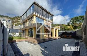 Дом 390м², 3-этажный, участок 5 сот.