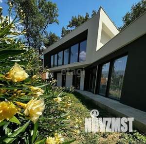 Дом 350м², 2-этажный, участок 6 сот.