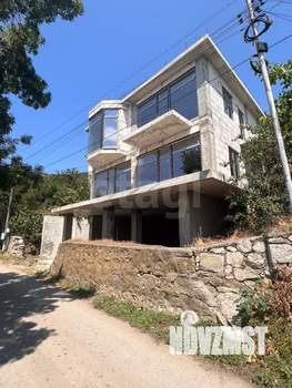 Дом 249м², 3-этажный, участок 4 сот.