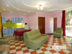 Дом 228м², 3-этажный, участок 3 сот.