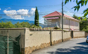 Дом 270м², 3-этажный, участок 3 сот.