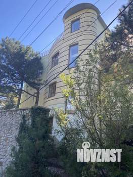 Дом 687м², 4-этажный, участок 15 сот.