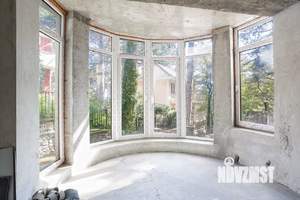 Дом 300м², 3-этажный, участок 10 сот.