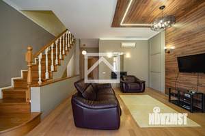 Дом 267м², 3-этажный, участок 5 сот.