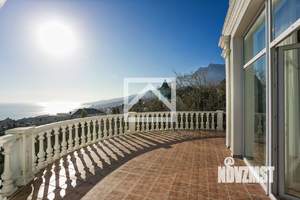 Дом 770м², 3-этажный, участок 16 сот.