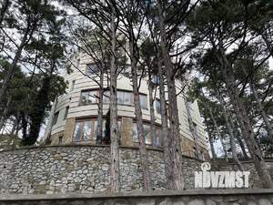 Дом 687м², 4-этажный, участок 15 сот.