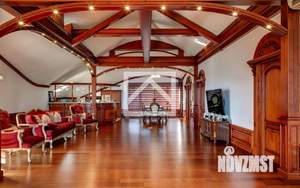 Дом 580м², 3-этажный, участок 12 сот.