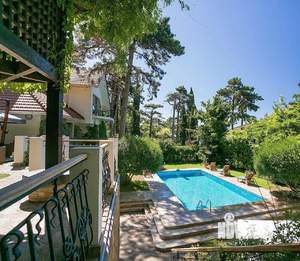 Дом 400м², 3-этажный, участок 41 сот.