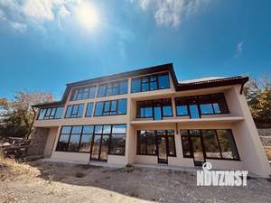 Дом 337м², 3-этажный, участок 5 сот.