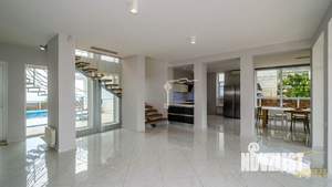 Дом 440м², 3-этажный, участок 7 сот.