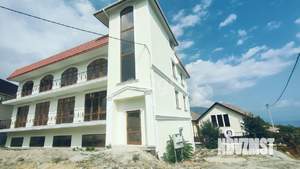 Дом 750м², 3-этажный, участок 6 сот.