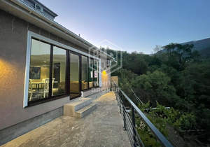 Дом 224м², 3-этажный, участок 8 сот.