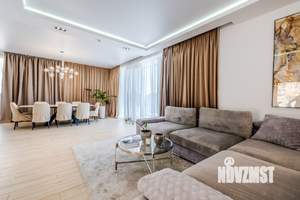 Дом 297м², 2-этажный, участок 6 сот.