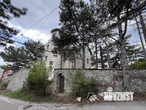 Дом 687м², 4-этажный, участок 15 сот.