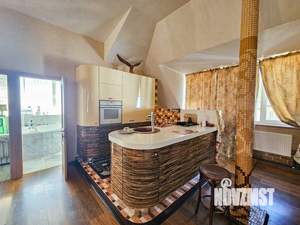 Дом 299м², 3-этажный, участок 4 сот.