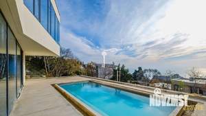 Дом 545м², 3-этажный, участок 10 сот.