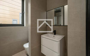 Дом 290м², 3-этажный, участок 5 сот.