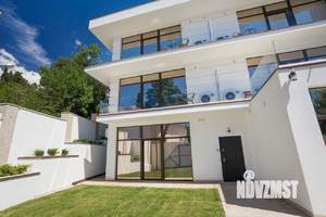 Дом 299м², 2-этажный, участок 3 сот.