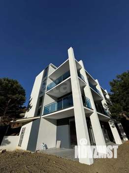 Дом 584м², 3-этажный, участок 4 сот.