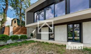 Дом 300м², 2-этажный, участок 6 сот.