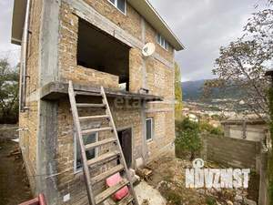 Дом 247м², 3-этажный, участок 6 сот.