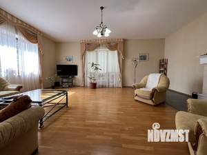 Дом 349м², 3-этажный, участок 12 сот.