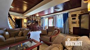 Дом 545м², 3-этажный, участок 16 сот.