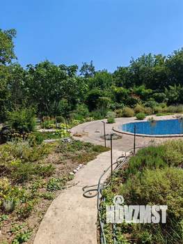 Дом 260м², 3-этажный, участок 6 сот.