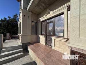 Дом 470м², 3-этажный, участок 10 сот.