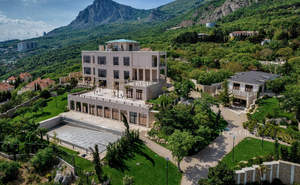 Дом 3270м², 4-этажный, участок 65 сот.