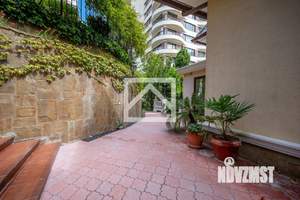 Дом 285м², 3-этажный, участок 9 сот.