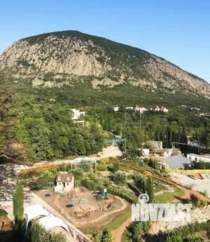 Дом 1800м², 5-этажный, участок 100 сот.