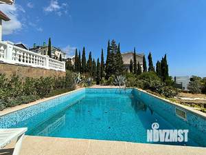 Дом 215м², 3-этажный, участок 13 сот.