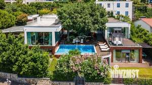 Дом 703м², 2-этажный, участок 12 сот.