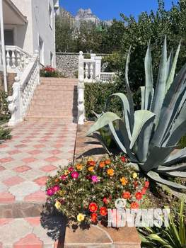 Дом 215м², 3-этажный, участок 14 сот.