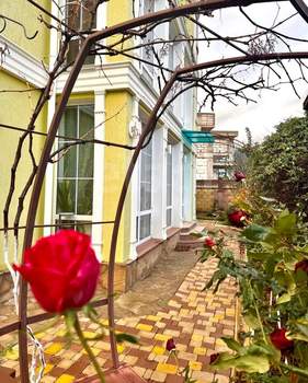 Дом 298м², 3-этажный, участок 4 сот.