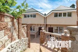 Таунхаус 96м², 2-этажный, участок 1 сот.