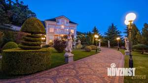 Дом 675м², 2-этажный, участок 25 сот.