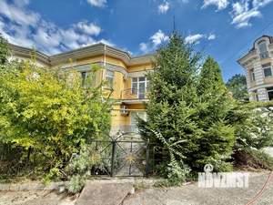 Таунхаус 300м², 3-этажный, участок 1 сот.