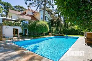 Дом 400м², 3-этажный, участок 41 сот.