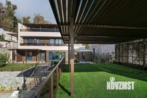 Дом 247м², 3-этажный, участок 8 сот.